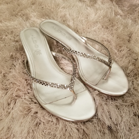 Sandals - Picture 2 of 6